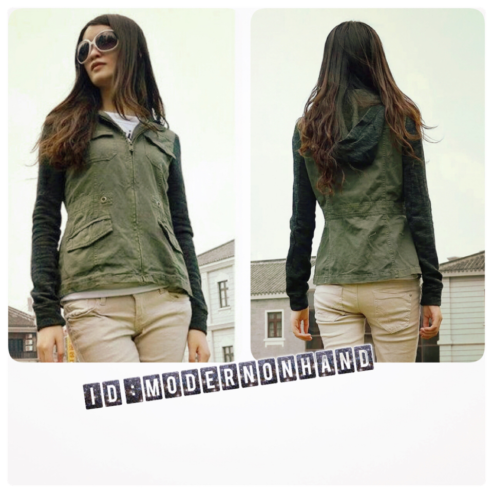 เสื้อคลุม เสื้อแจ็คเก็ต เสื้อกันหนาว สไตล์ Jacket สีเขียวทหาร ติดหมวกฮูท แต่งแขน เนื้อผ้าทอ สีเขียวเข้ม มีสายรูดเอว เข้าทรง แบบสวยเท่ห์ หรู คัทติ้งเทพ งานอินเตอร์ สุดๆคะ Size XS/S/M เขียว