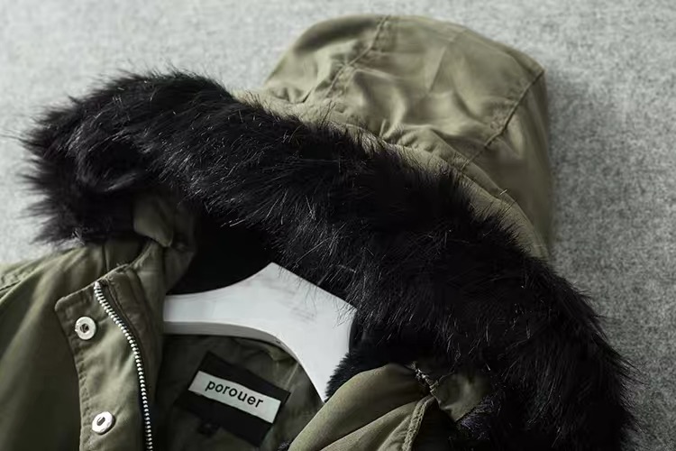 Ambiance เสื้อโค้ท ฮูท เสื้อกันหนาวparka สีเขียว แบรนด์ AMBIANCE OUTWEAR แต่งเฟอร์ บุนวมอุ่น งานสวย แนวมากคะ เขียว