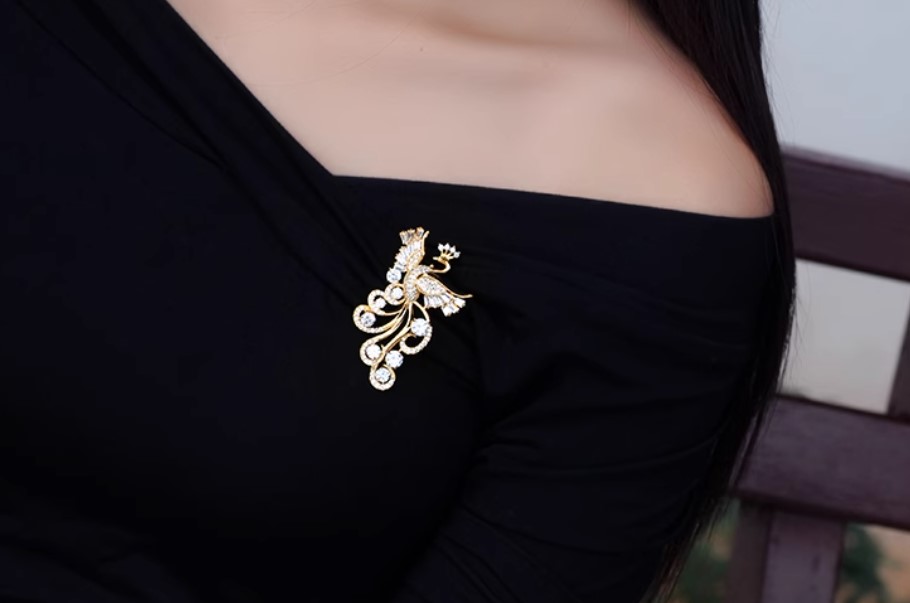 เข็มกลัดเพชร CZ 5A เข็มกลัดนกยูง รำแพน ฝังเพชร สีเงิน ทอง Rose gold ติดเสื้อ ออกงานหรู สวยงาม 668989