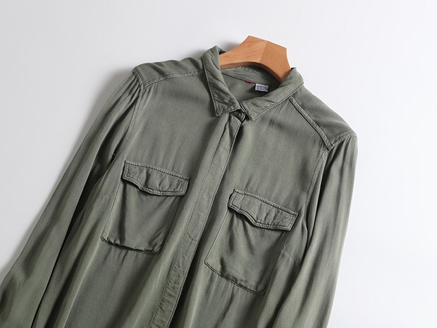H&M (ตัดป้ายบางส่วน) เสื้อแจ็คเก็ต เสื้อเขียวทหาร เสื้อแขนยาว แบรนด์H&M แพทเทินสวย เท่ห์มาก คะ Size M/L/XL/XXL สำเนา เขียว