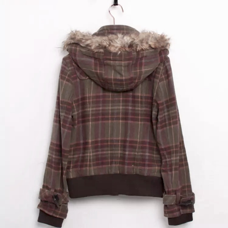 เสื้อกันหนาว หมวกฮูท เสื้อกันหนาวแบรนด์เนม ES Style By etam แท้ เนื้อผ้าสักหลาด แต่งขนเฟอร์ (ขนเฟอร์ถอดได้คะ) Size S