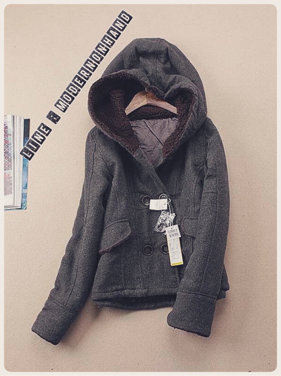 เสื้อกันหนาว ติดฮูท brand name WAnCHECHOU from TOKYOสีเทาเข้ม แต่งซับขนด้านใน แต่งกระดุมสองแถบ Size M เทาดำ