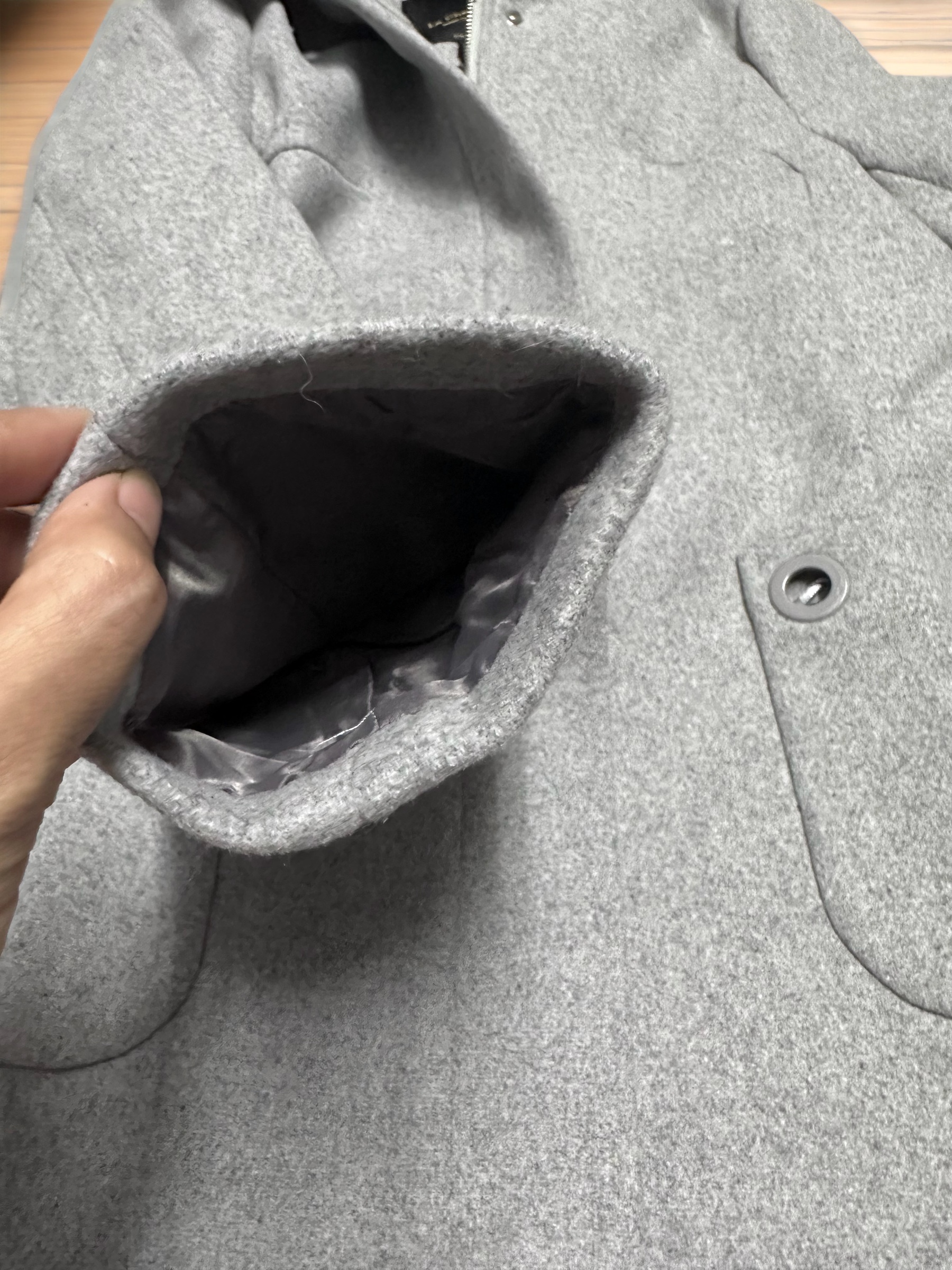 เสื้อโค้ท peacoat เสื้อโค้ทเฟอร์ โค้ทสักหลาดสีเทาอ่อน แบรนด์ La chapelle