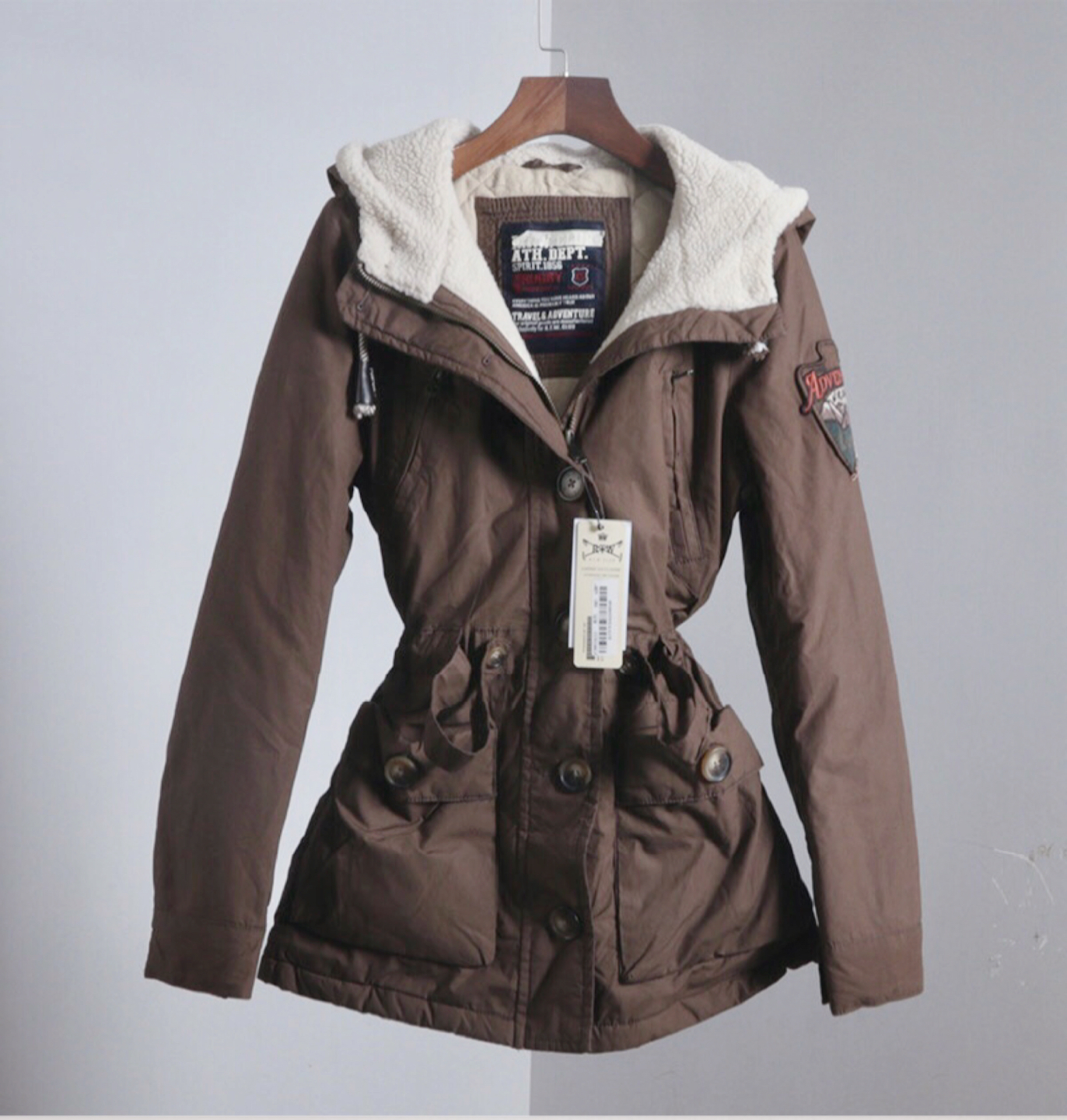 Rtw club เสื้อกันหนาว parka ปาร์ก้า โค้ทกันหนาว เสื้อฮูทเฟอร์ สีน้ำตาล แบรนด์ R.T.W. club ATH Dept แต่งขนเฟอร์ ซับขนอุ่นด้านใน น้ำตาล