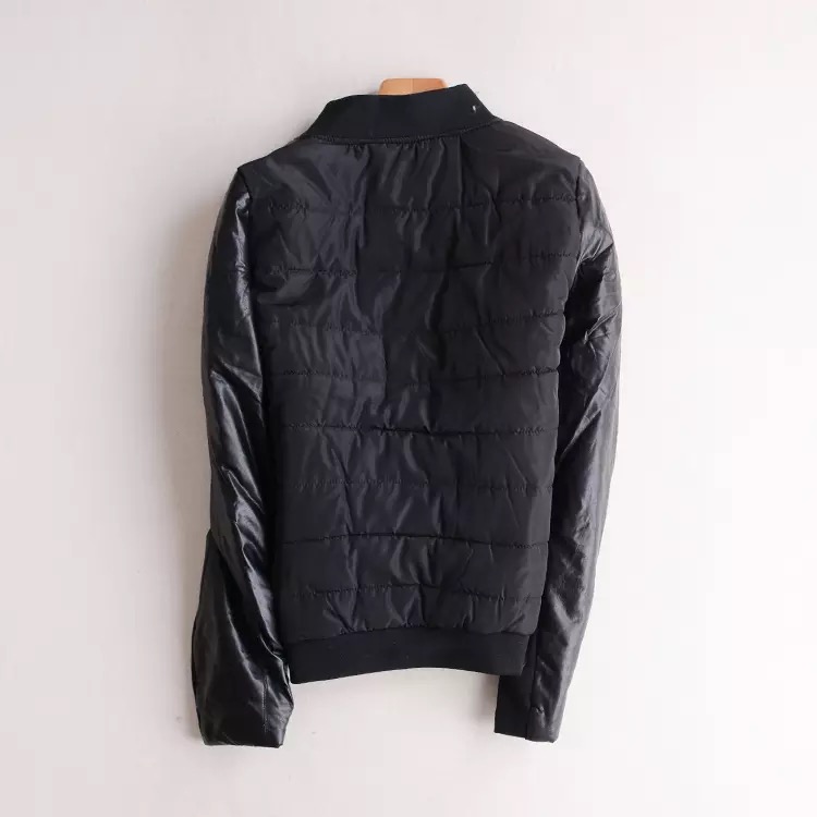 เสื้อกันหนาว แจ็คเก็ตกันหนาว สีทูโทนขาว-ดำ สไตล์ Bomber jacket แต่งแขนหนัง งานสวย แนวๆเท่ห์ๆคะ size L