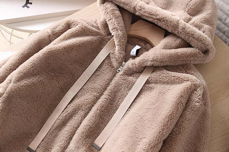Page one เสื้อเฟอร์กันหนาว หมวกฮู้ด เสื้อขน Fluffy coat แบรนด์ page One ดำ