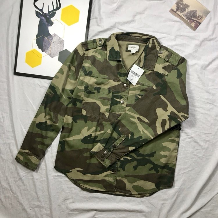 Forever21 เสื้อทหาร เสื้อคลุม สีลายพรางทหาร เสื้อนอก งานสวย เท่ห์มากคะ Forever21 ลายพราง
