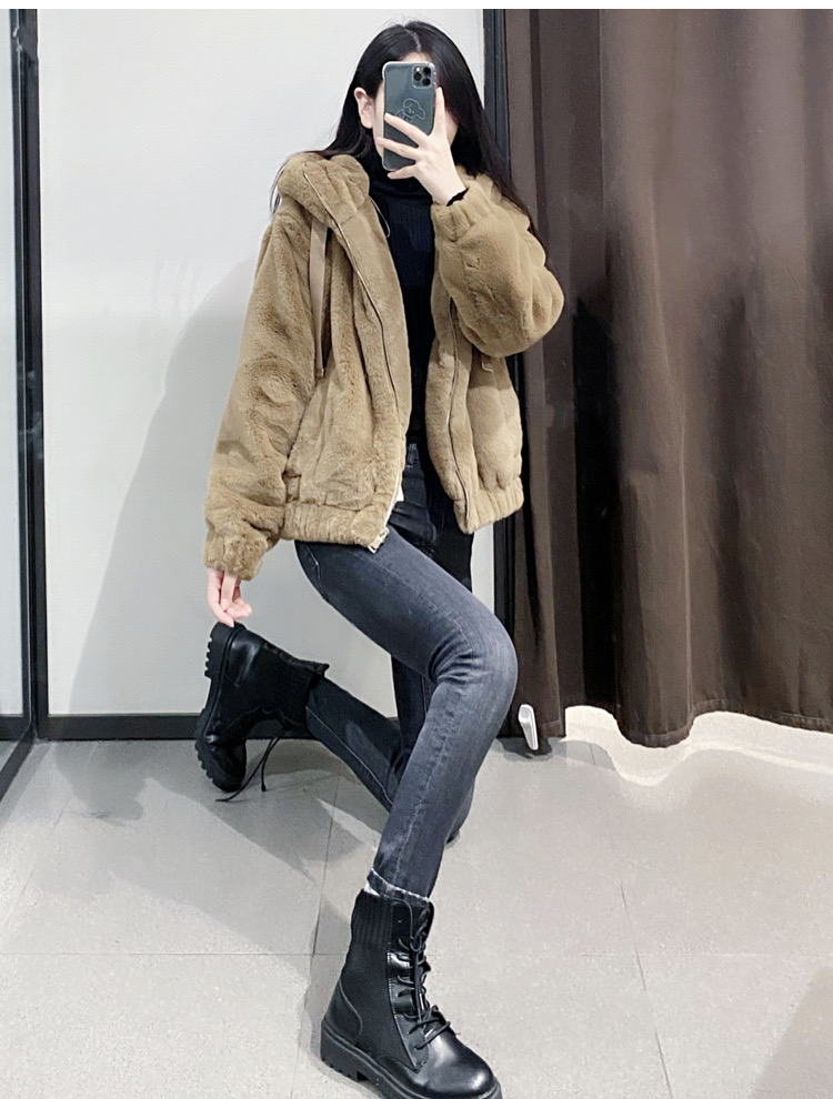 Page one เสื้อเฟอร์กันหนาว หมวกฮู้ด เสื้อขน Fluffy coat แบรนด์ page One ดำ