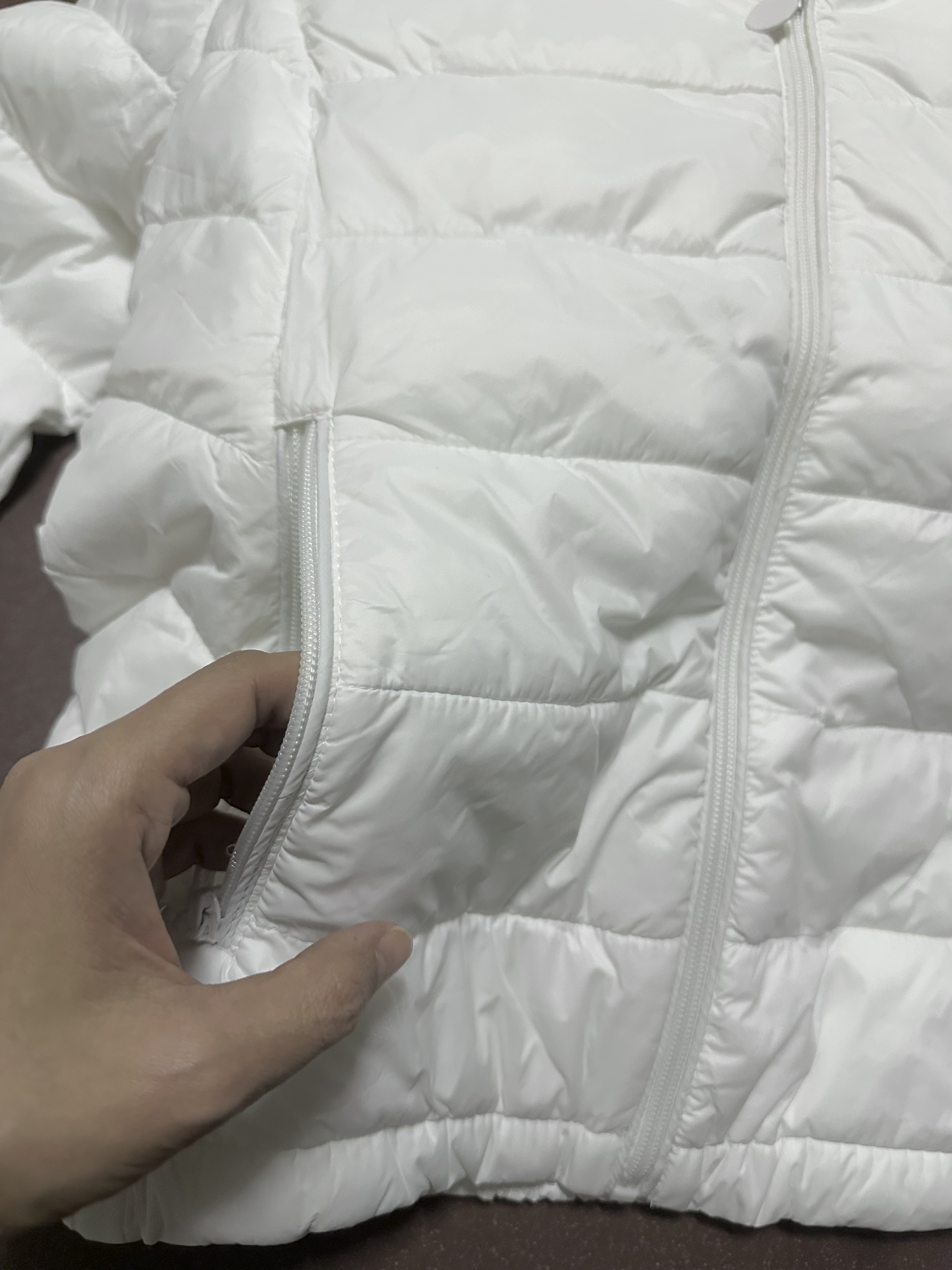 เสื้อกันหนาว บุนวมอุ่น แต่งเฟอร์ ฮู้ด สีขาวครีม LH สำเนา นู้ด