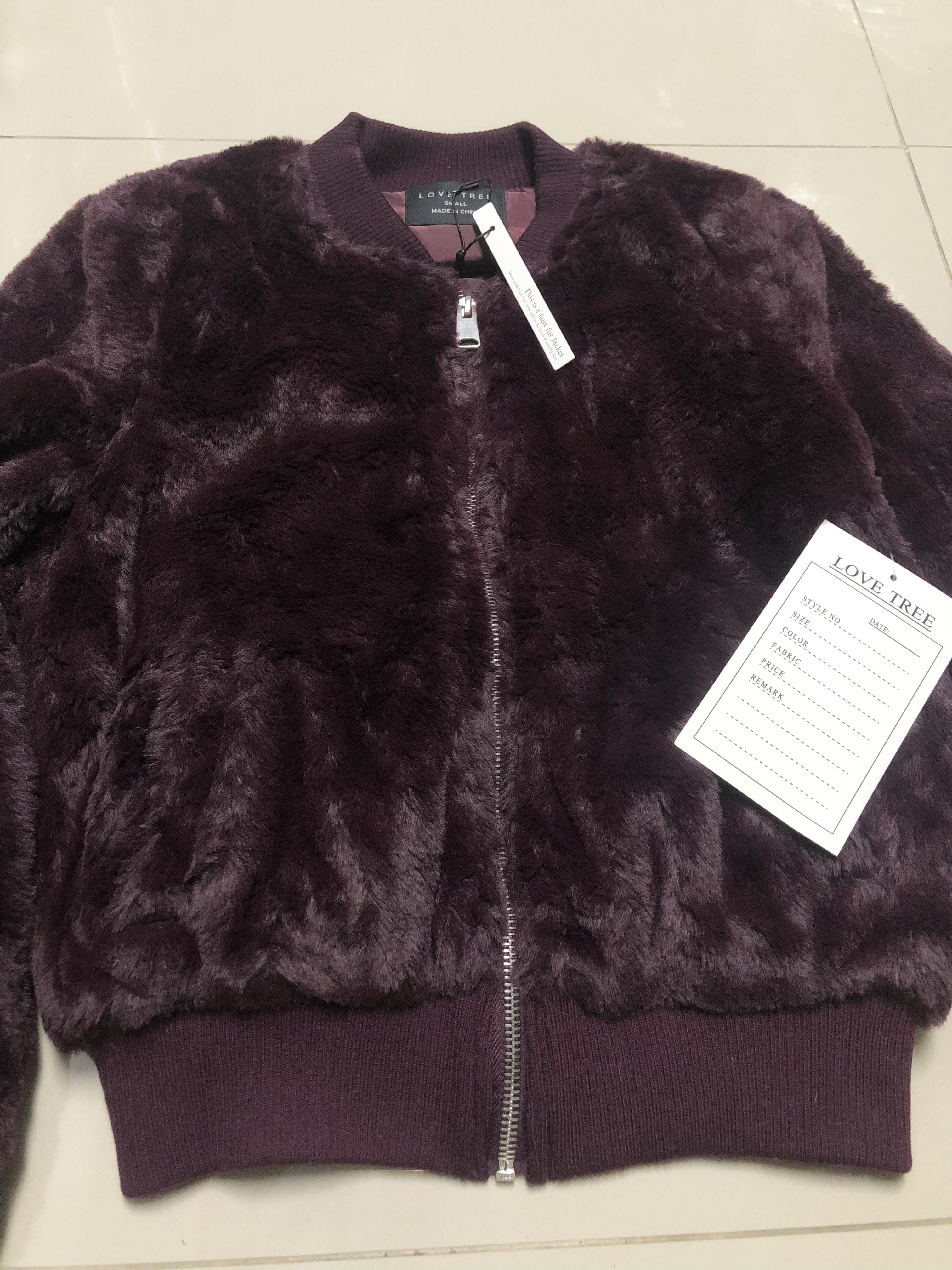 เสื้อเฟอร์กันหนาว หมวกฮู้ด เสื้อขน (FLUFFY COAT) แบรนด์ LOVE TREE