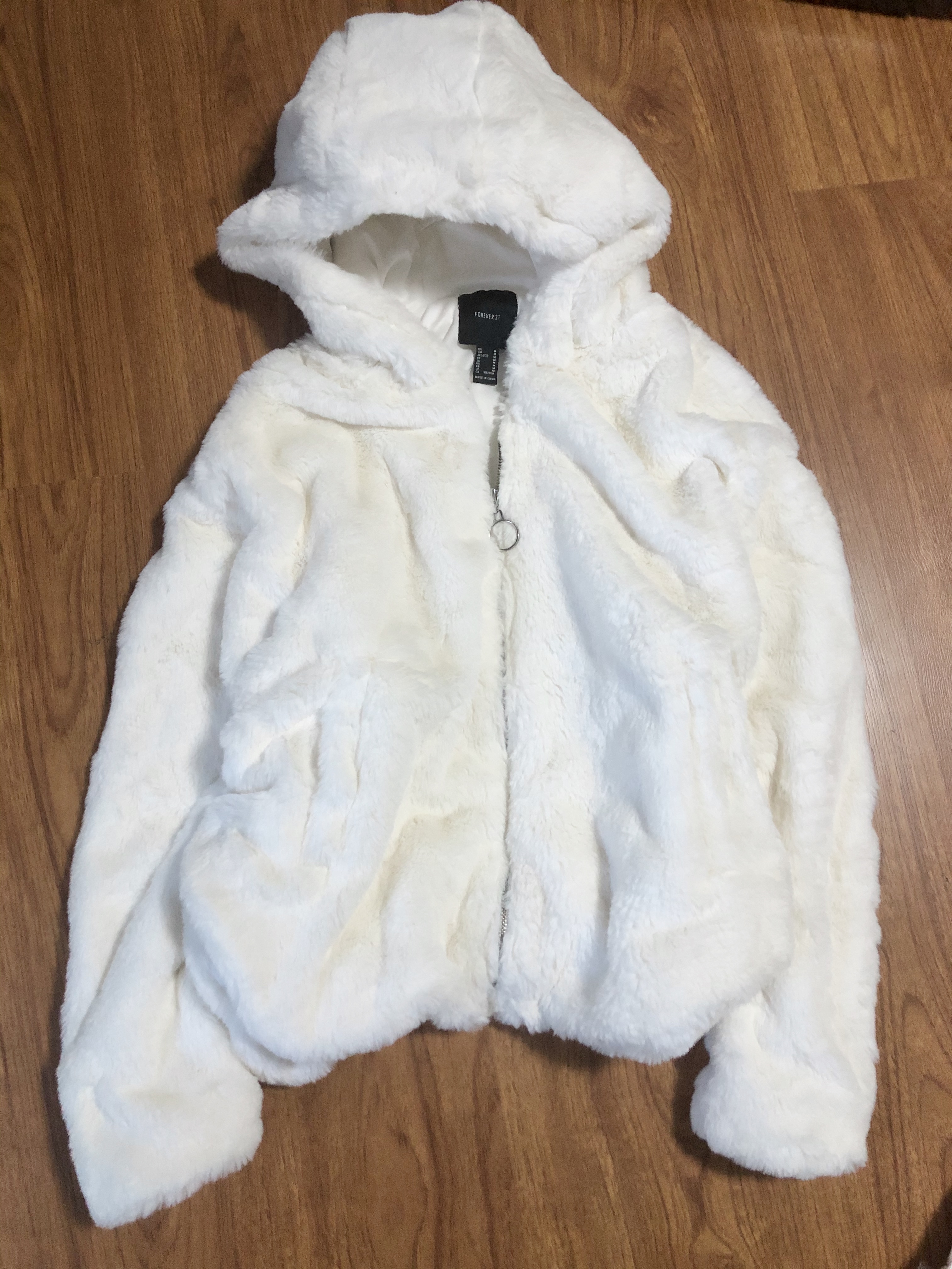 Forever21 เสื้อเฟอร์กันหนาว หมวกฮู้ด เสื้อขน แบรนด์ forever21 (FLUFFY COAT) ขาว