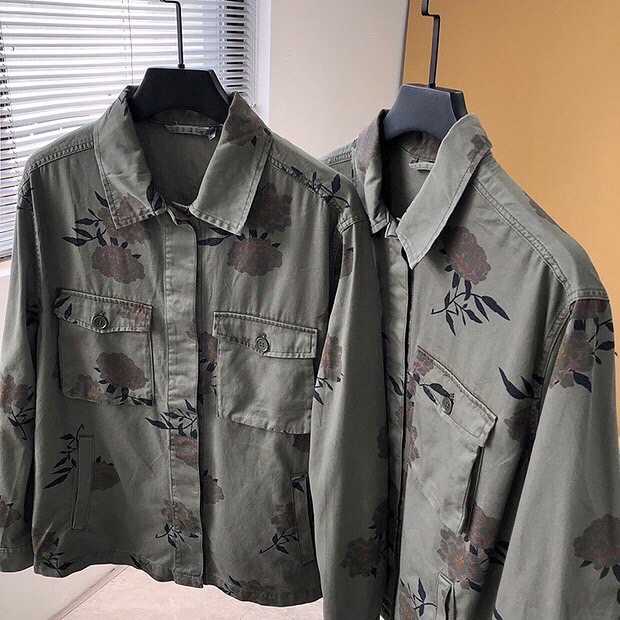 H&m เสื้อทหาร เสื้อเขียวทหาร ลายดอก เสื้อนอกแนวทหาร H&M (ตัดป้าย) แพทเทินสวย เท่ห์มาก คะ Size M สำเนา สำเนา เขียว