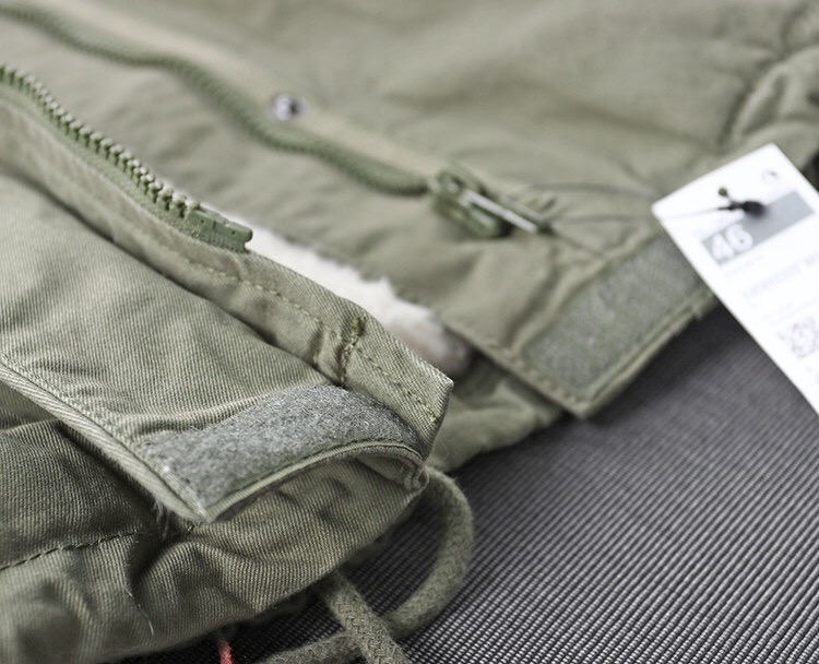 Benetton เสื้อกันหนาว parka ปาร์ก้า โค้ทกันหนาว เสื้อฮูทเฟอร์ สีเขียว แบรนด์เนม BENETTON แต่งขนเฟอร์ ซับขนอุ่นด้านใน(เฟอร์ถอดได้คะ) เขียว