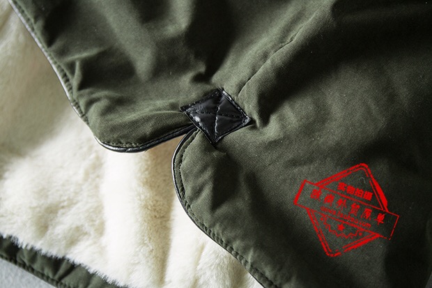 เสื้อโค้ทฮูท กันหนาว Parka สีดำ เนื้อผ้าไนล่อนสังเคราะห์ แบรนด์ Private pause แต่งขนเฟอร์ ซับขนอุ่นด้านใน เฟอร์สวย พริ้วมากคะ (ขนเฟอร์ถอดได้คะ) งานสวย บุนวมอุ่น ใส่ติดลบได้เลยคะ Size XS/S/M/ L/XL/XXL สำเนา ดำ