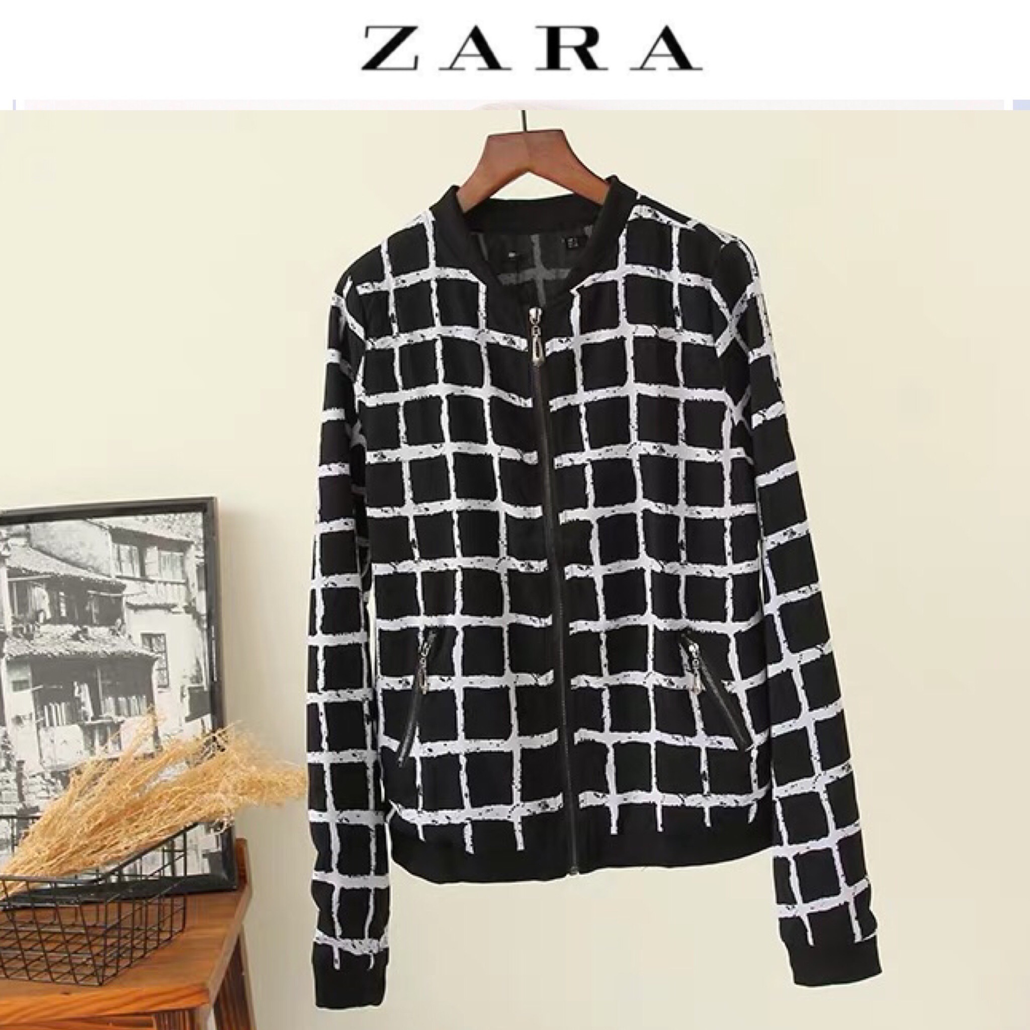 Zara เสื้อนอก เสื้อคลุมลายตาราง พื้นดำ เนื้อผ้าหนังไก่ แบรนด์ZARA ดำ