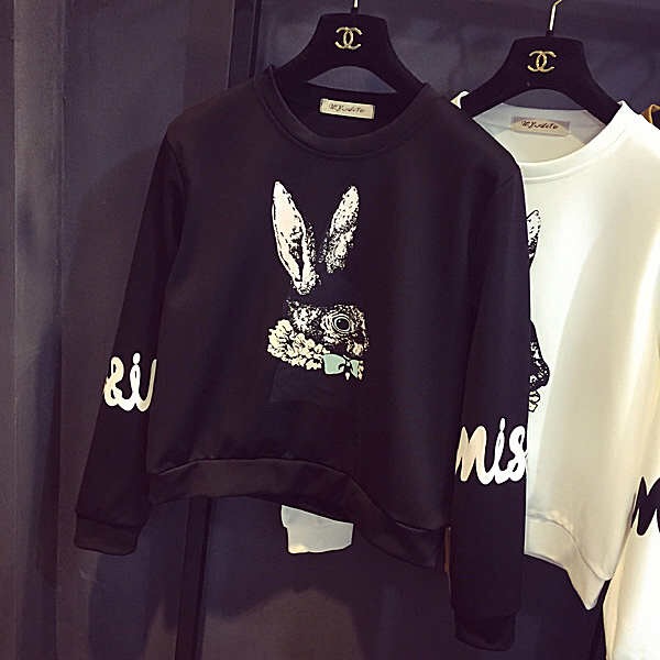 เสื้อกันหนาว เสื้อวอร์ม คอกลม แต่งภาพปริ้นท์กระต่าย เนื้อผ้าวอร์ม เนื้อหนา ละเอียด สวยมากคะ Size S/M/L
