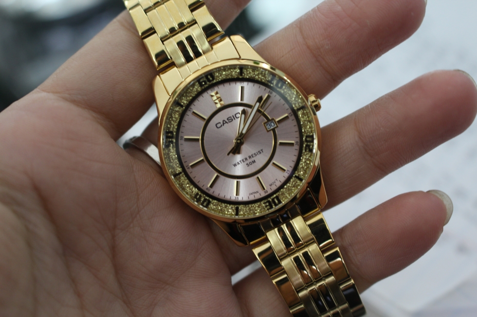 CASIO นาฬิกาคาสิโอ นาฬิกาข้อมือ นาฬิกากันน้ำ นาฬิกาของแท้ ประกันศูนย์ CMG 1 ปี รุ่น LTP-1358G-4A นาฬิกาสีทอง