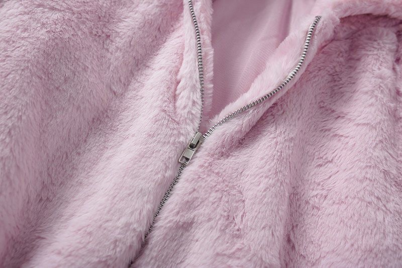 Page one เสื้อเฟอร์กันหนาว หมวกฮู้ด เสื้อขน Fluffy coat สีชมพูอ่อน แบรนด์ love tree ชมพู