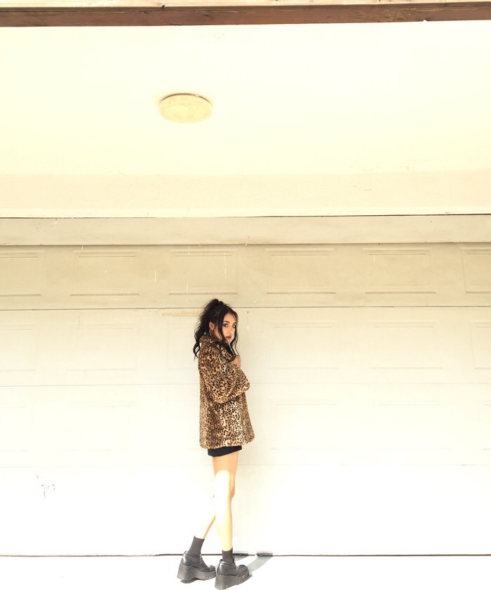 ETAM เสื้อกันหนาว ฮูท เสื้อกันหนาวแต่งขน ลายเสือ แบรนด์เนมETAM แท้ งานสวย เนื้อขนนุ่ม หรู มากคะ size S/M ลายเสือ