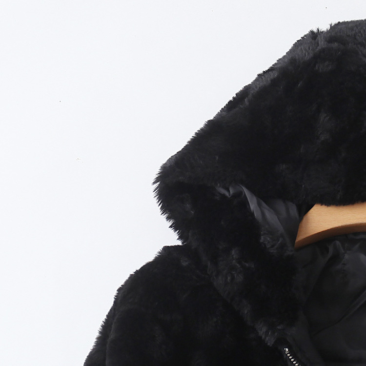 Page เสื้อเฟอร์กันหนาว หมวกฮู้ด เสื้อขน Fluffy coat แบรนด์ page One สำเนา ดำ