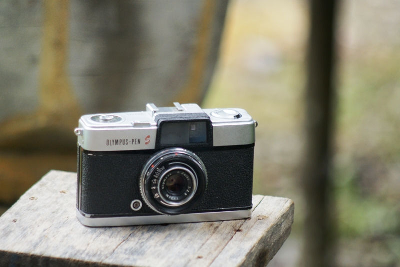 OLYMPUS-PEN S OLMPUS D. ZUIKO 30MM. F2.8