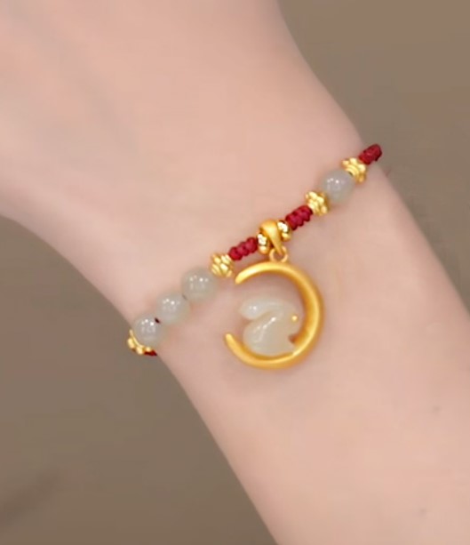 สร้อยข้อมือผู้หญิง สร้อยข้อมือ หินธรรมชาติ หินหยก ห้อยจี้ กระต่าย บนพระจันทร์ แบบสวย ดีไซน์น่ารัก 981496