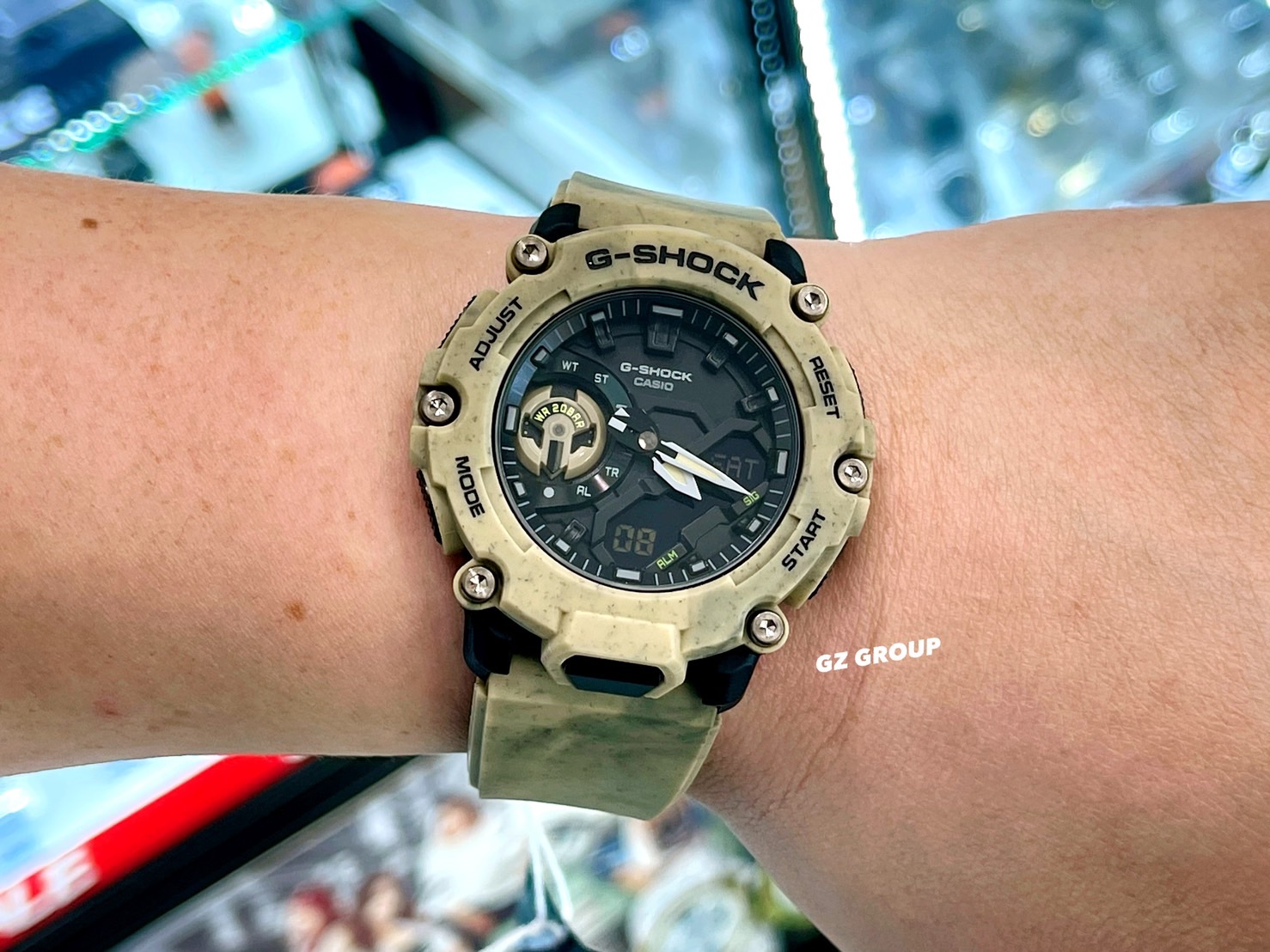 CASIO G-SHOCK นาฬิกาข้อมือ นาฬิกากันน้ำ นาฬิกาของแท้ ประกันศูนย์ CMG 1 ปี รุ่น GA-2200SL-5A นาฬิกาสีน้ำตาล