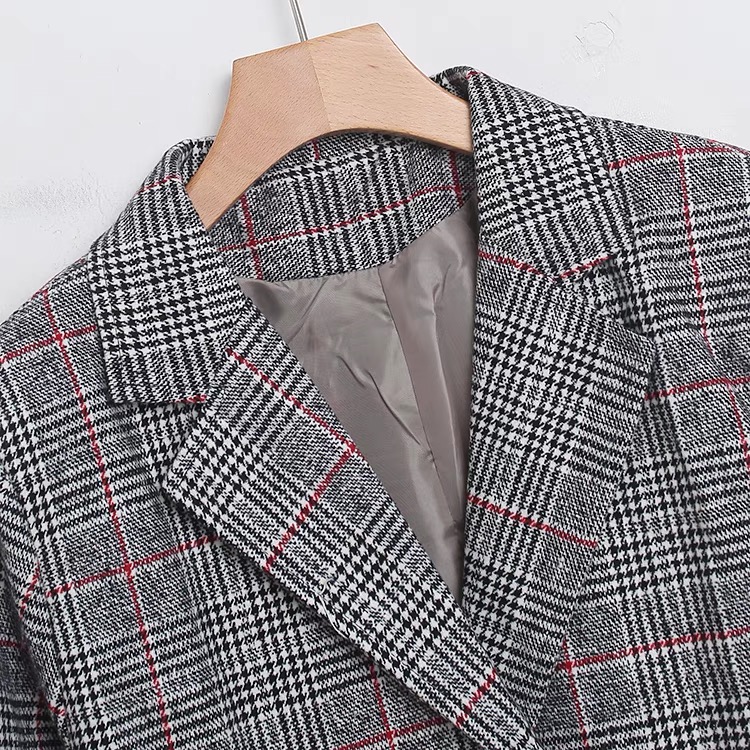 เสื้อโค้ท เสื้อกันหนาว ลายตาราง แต่งกระดุมแถบ สองแถว แบรนด์ Stradivarius สำเนา นู้ดกากี