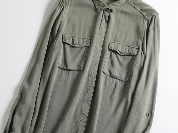 H&M (ตัดป้ายบางส่วน) เสื้อแจ็คเก็ต เสื้อเขียวทหาร เสื้อแขนยาว แบรนด์H&M แพทเทินสวย เท่ห์มาก คะ Size M/L/XL/XXL สำเนา เขียว