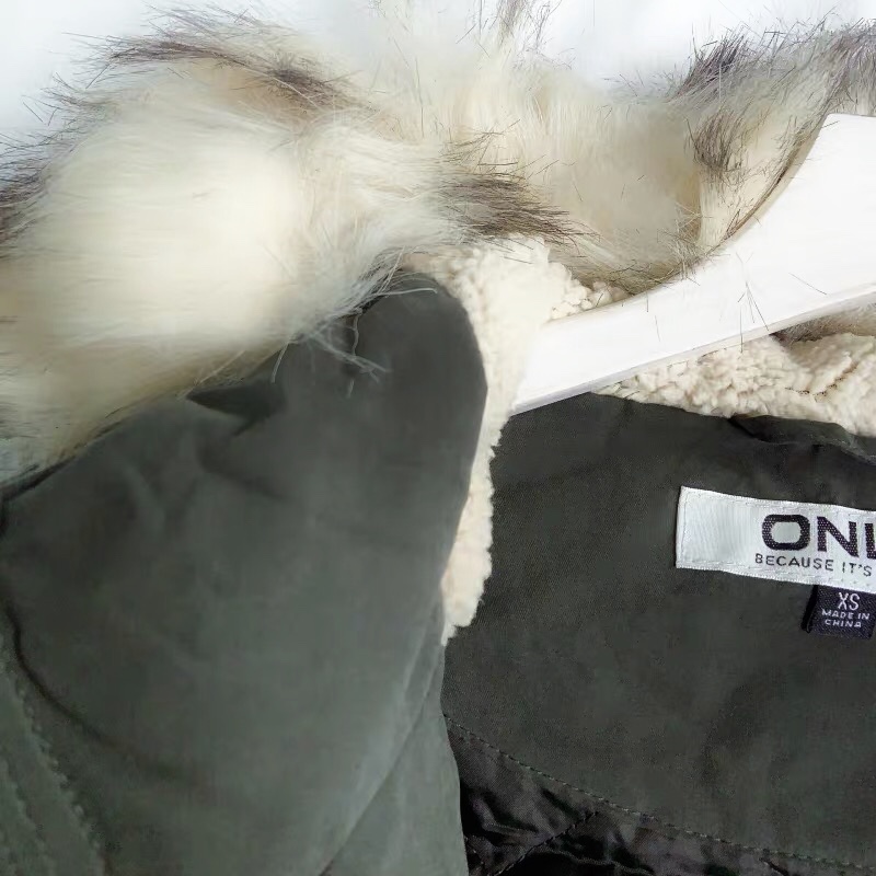 Only เสื้อโค้ทฮู้ดกันหนาว เสื้อปาร์กา parka สีดำ แบรนด์Only (ขนเฟอร์ถอดได้ค่ะ) ดำ