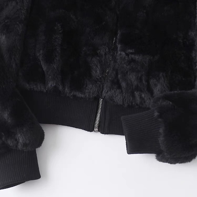 Page เสื้อเฟอร์กันหนาว หมวกฮู้ด เสื้อขน Fluffy coat แบรนด์ page One สำเนา ดำ