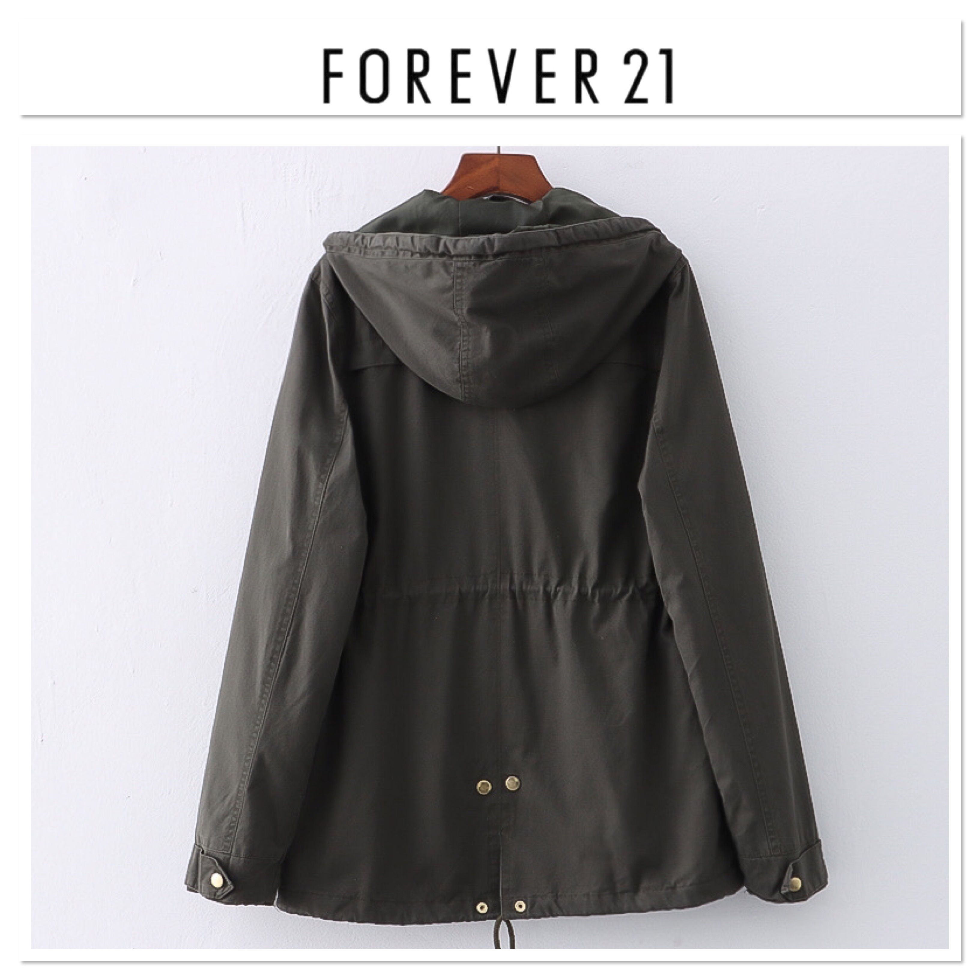 Forever21 เสื้อฮู้ดเขียวทหาร เสื้อแจ็คเก็ต แนวทหาร แพทเทิน สวย เท่ห์ มาก แบรนด์ FOREVER21 เขียว