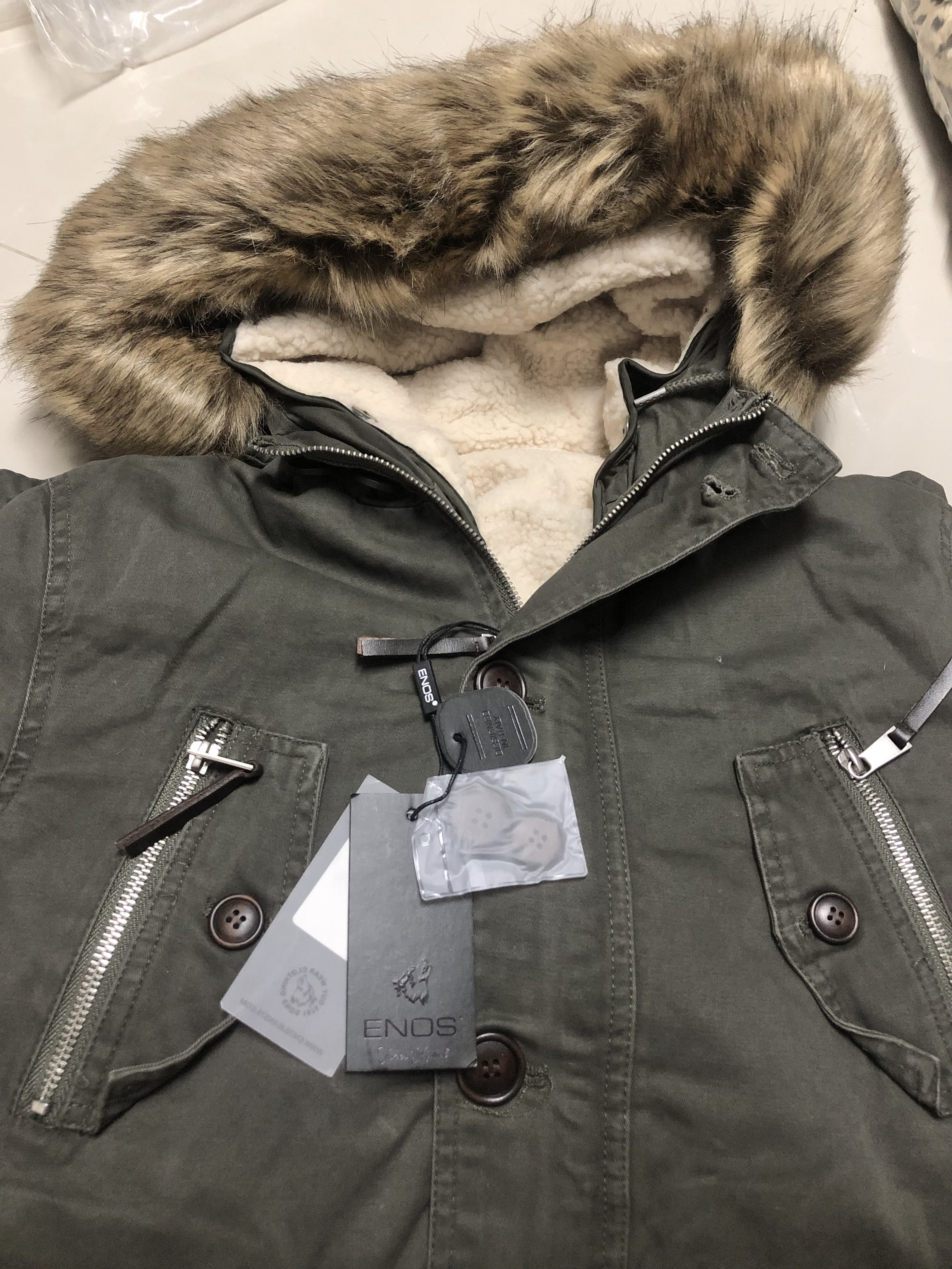 Enos jean75 เสื้อกันหนาว ติดฮูท เสื้อcoat แบรนด์ ENOS JEAN 75 แต่งซับขนอุ่นด้านใน (ขนด้านในถอดใส่ได้ทั้งชิ้นเลยคะ เขียว
