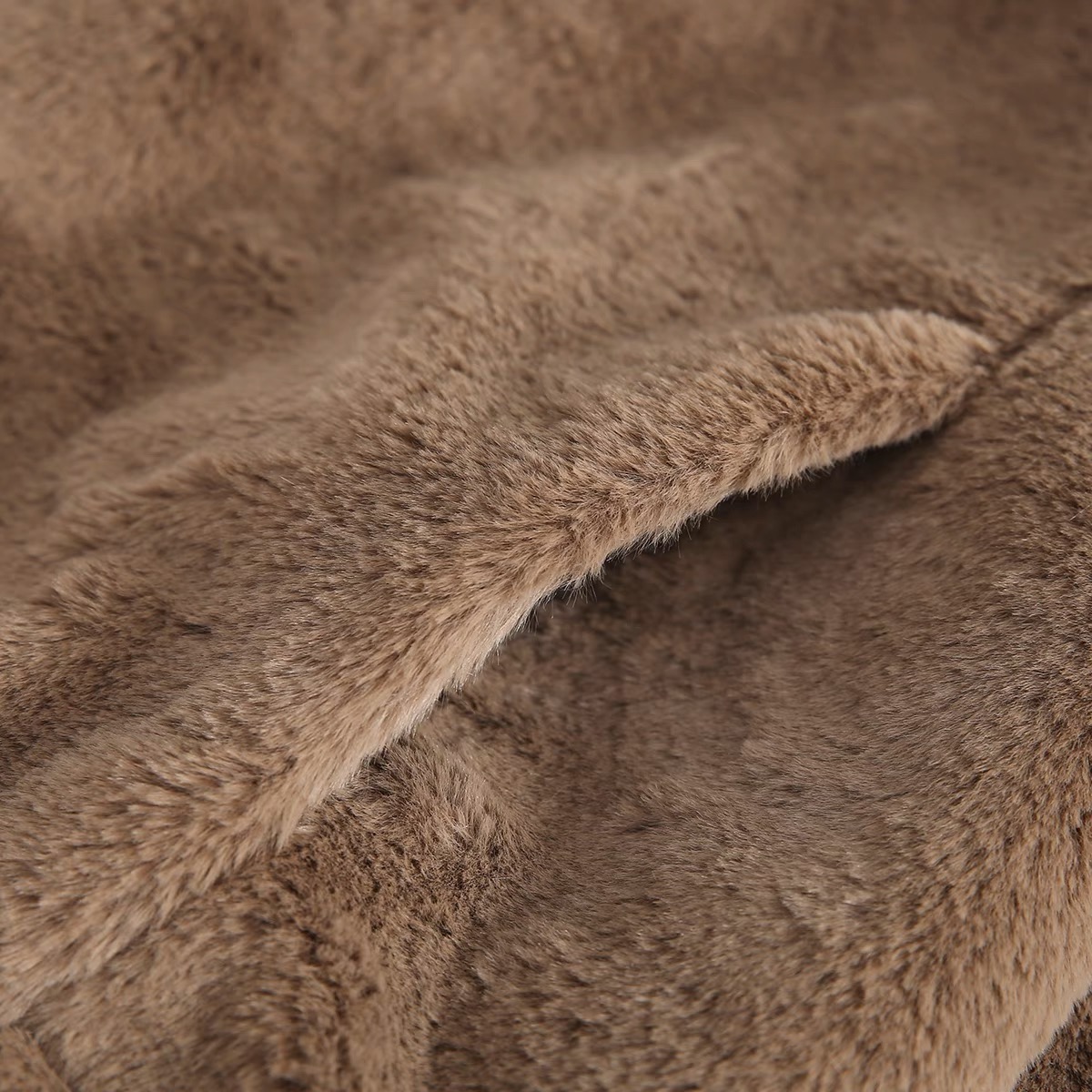 Page one เสื้อเฟอร์กันหนาว หมวกฮู้ด เสื้อขน Fluffy coat แบรนด์ page One ดำ