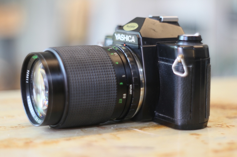 YASHICA FX-3 TOPMAN MC ZOOM/C-MACRO 35-70MM.F3.5-4.5