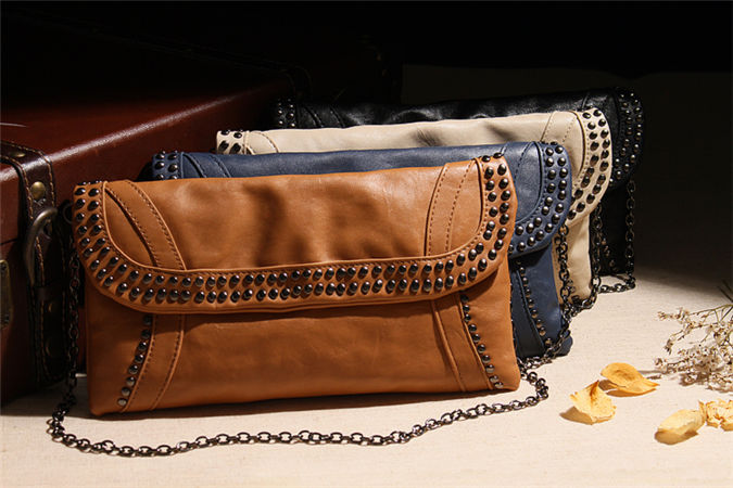 กระเป๋า Clutch มือ TONI BIANCO แบรนด์สุดหรูออสเตรเลีย สีน้ำตาลอ่อน หนังหรูสุดนุ่ม สายโซ่ ถอดใส่ได้คะ