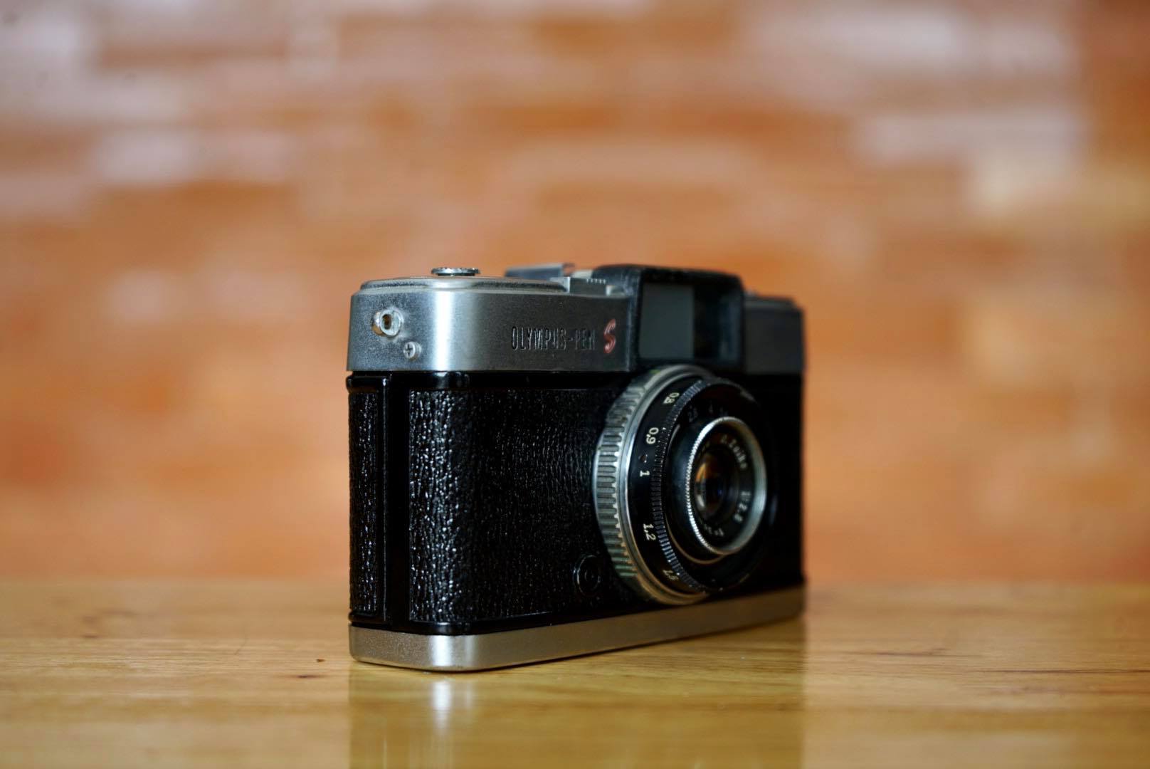 OLYMPUS-PEN S OLMPUS D. ZUIKO 30MM. F2.8