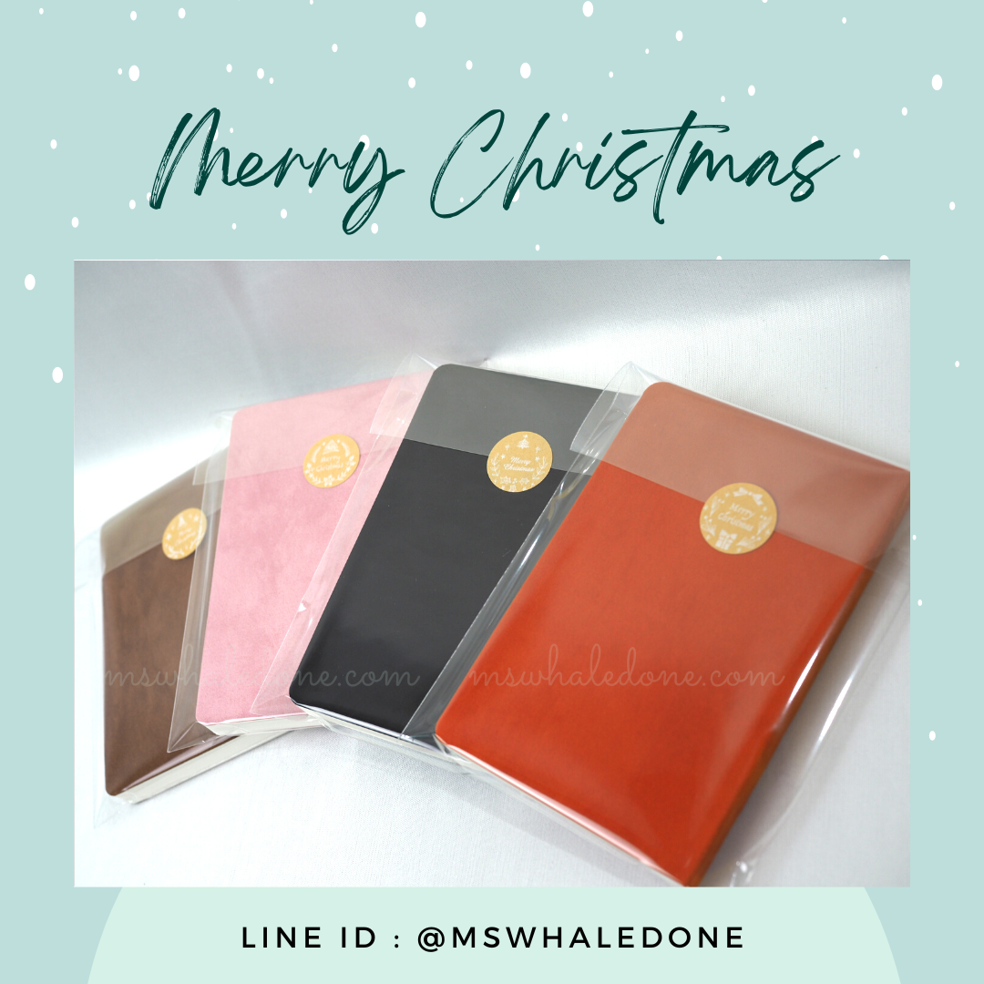 (ซื้อ4แถม1คละได้) ฟรี! แพคพร้อมแจกเทศกาลต่างๆ สมุดปกนุ่มละมุนA6 มีเส้น มี8สีพื้นคลาสสิคให้เลือก กระดาษไส้ในถนอมสายตา