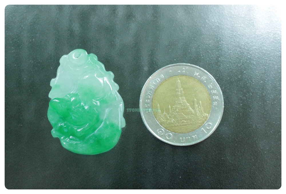 หยกแกะรูปหนูสองสี