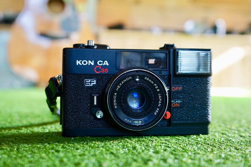 KONICA C35 EF KONICA HEXANON 38MM.2.8