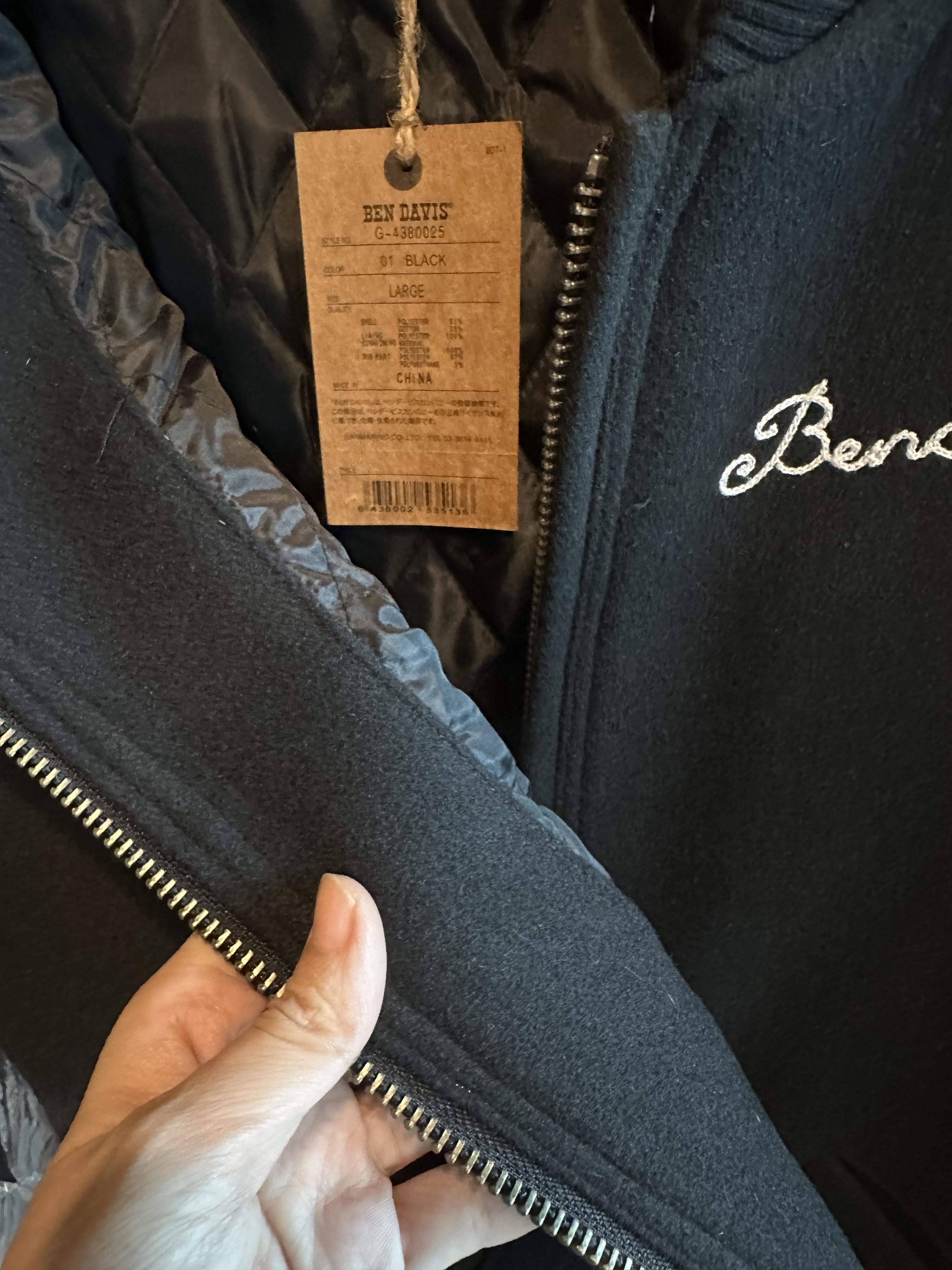 Ben davis เสื้อนอก เสื้อแจ็คเก็ต ผู้ชาย แบรนด์ Ben davis แท้ สีดำ เนื้อสักหลาด กันหนาว งานแท้ สวย เท่ห์ มาก คะ Size L/XL/XXL สำเนา สำเนา สำเนา ดำ