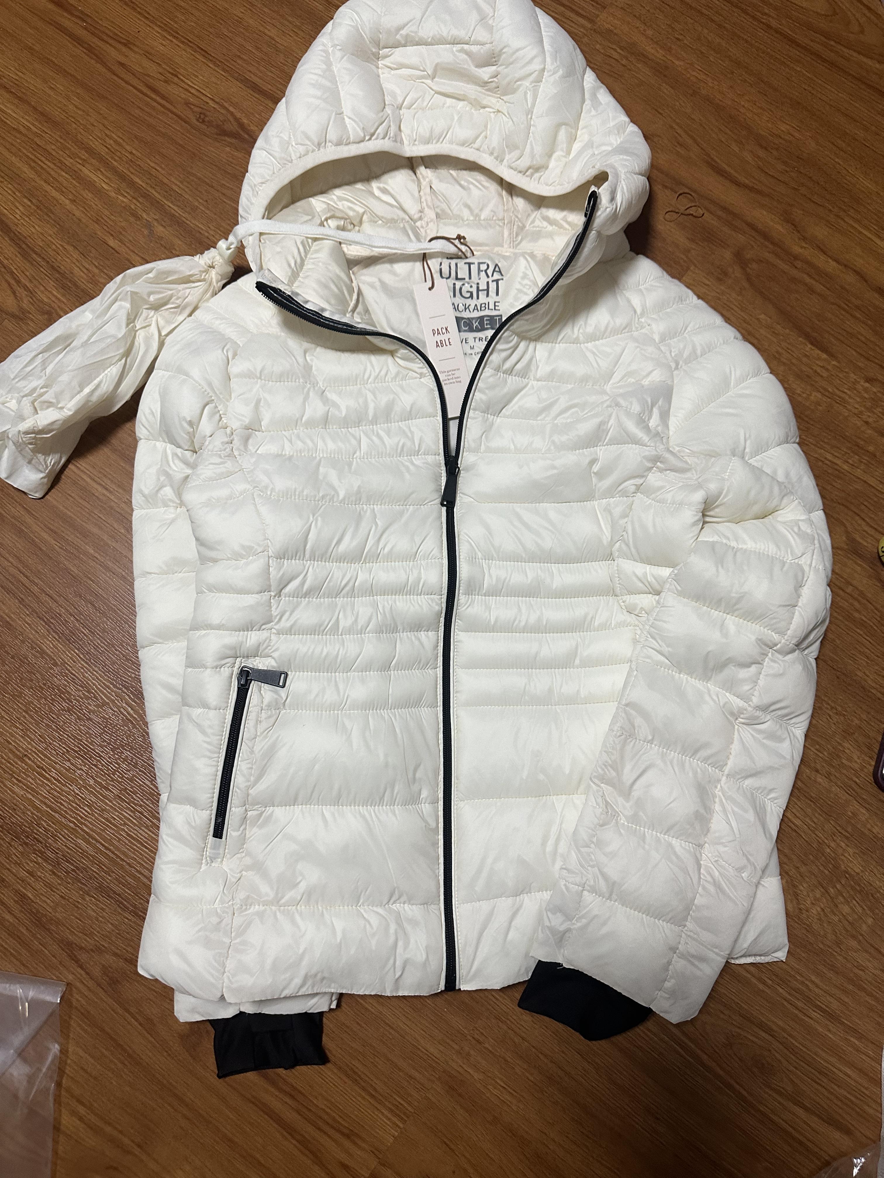 Love tree เสื้อกันหนาว บุนวมอุ่น แบรนด์ LOVE TREE ultra light packable (Padded puffer coat สำเนา สำเนา สำเนา