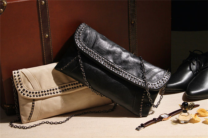 กระเป๋า Clutch มือ TONI BIANCO แบรนด์สุดหรูออสเตรเลีย สีน้ำตาลอ่อน หนังหรูสุดนุ่ม สายโซ่ ถอดใส่ได้คะ
