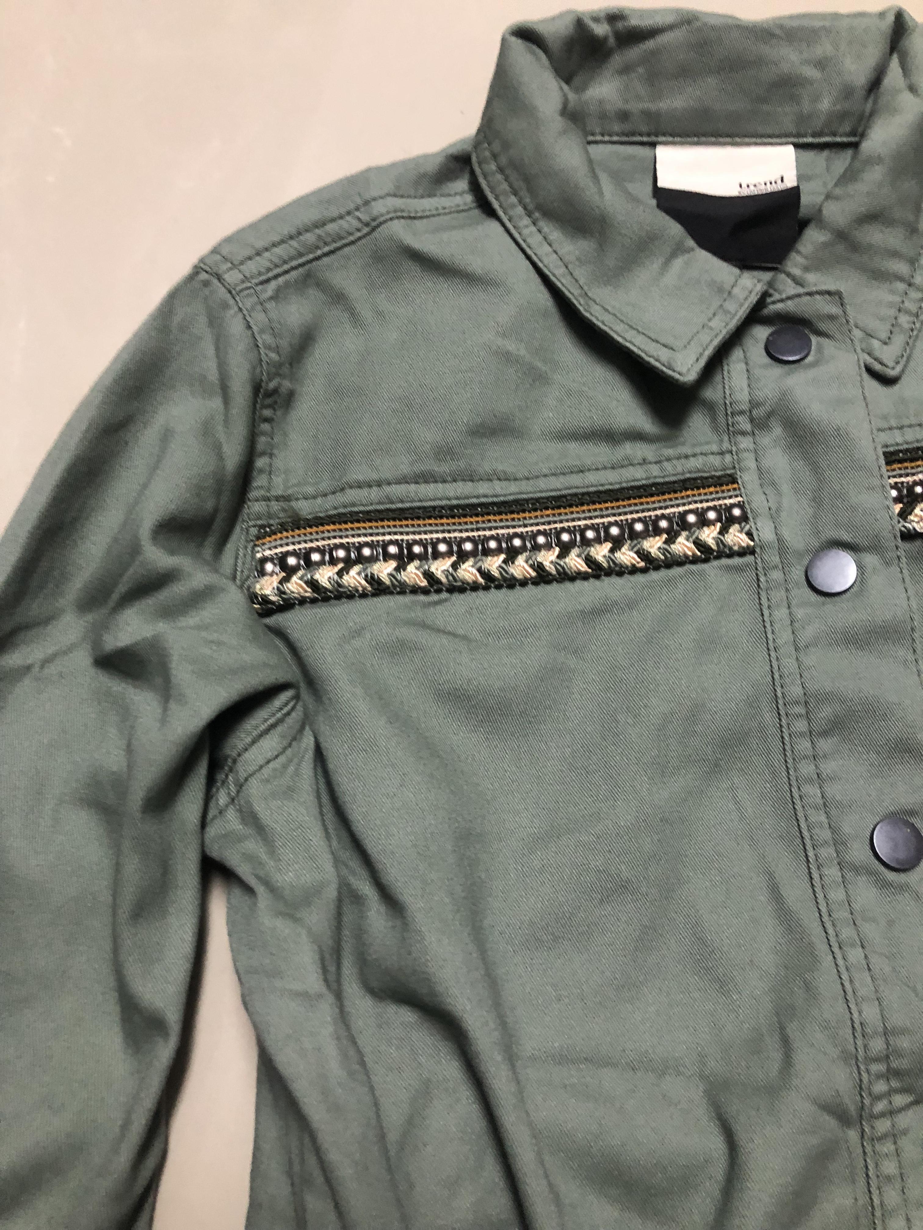 Trend เสื้อนอกเขียวทหาร เสื้อแจ็คเก็ต แนวทหาร แบรนด์ TRENDแพทเทิน สวย เท่ห์ มาก เขียว