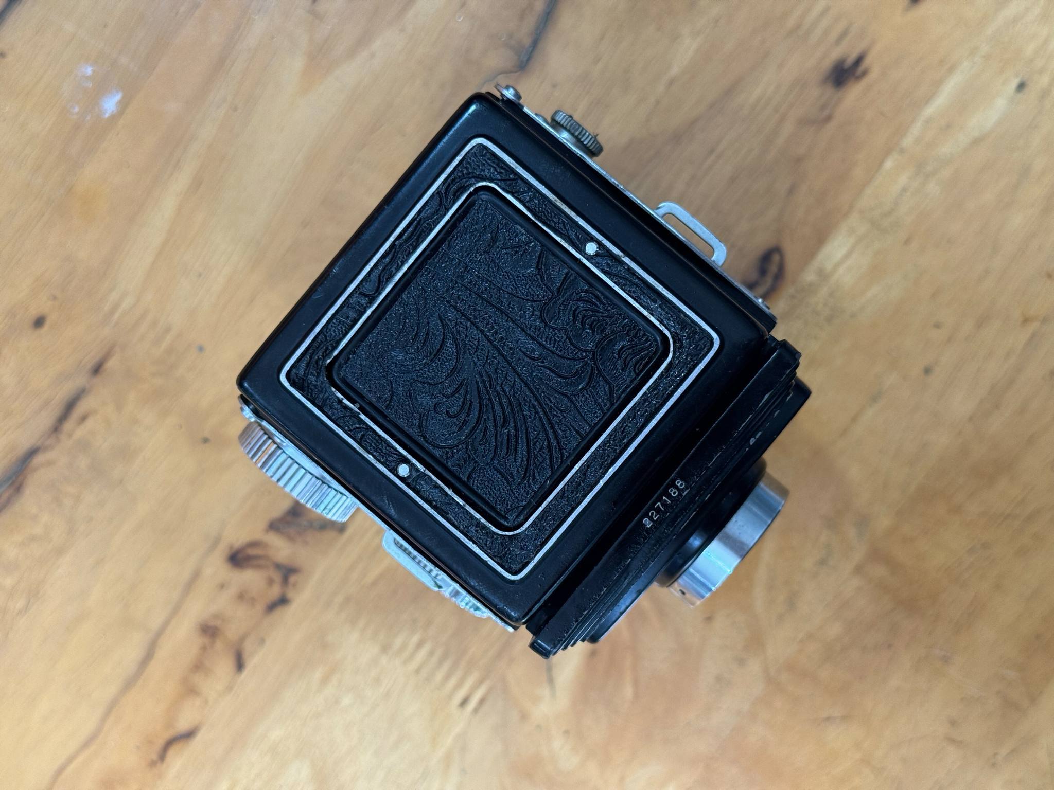 YASHICA ROOKIE YASHIMAR 80MM.F3.5
