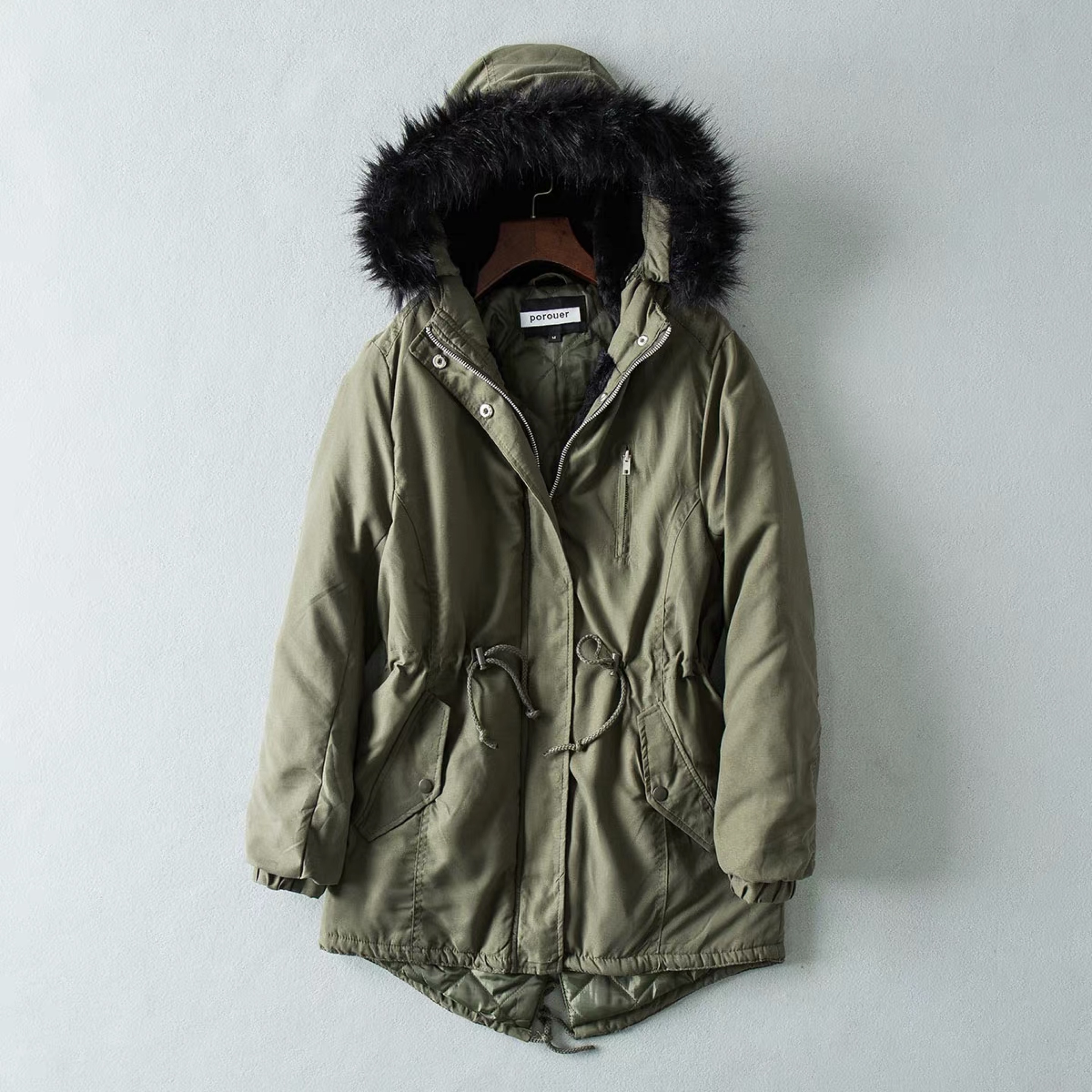 Ambiance เสื้อโค้ท ฮูท เสื้อกันหนาวparka สีเขียว แบรนด์ AMBIANCE OUTWEAR แต่งเฟอร์ บุนวมอุ่น งานสวย แนวมากคะ เขียว