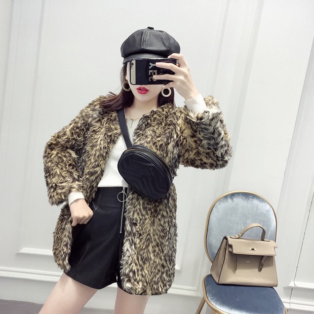 Cache cache เสื้อคลุม กันหนาว แต่งขน ลายเสือ แบรนด์เนมCACHE CACHEแท้ 100% ขนนุ่มพริ้ว สวย ลายเสือ