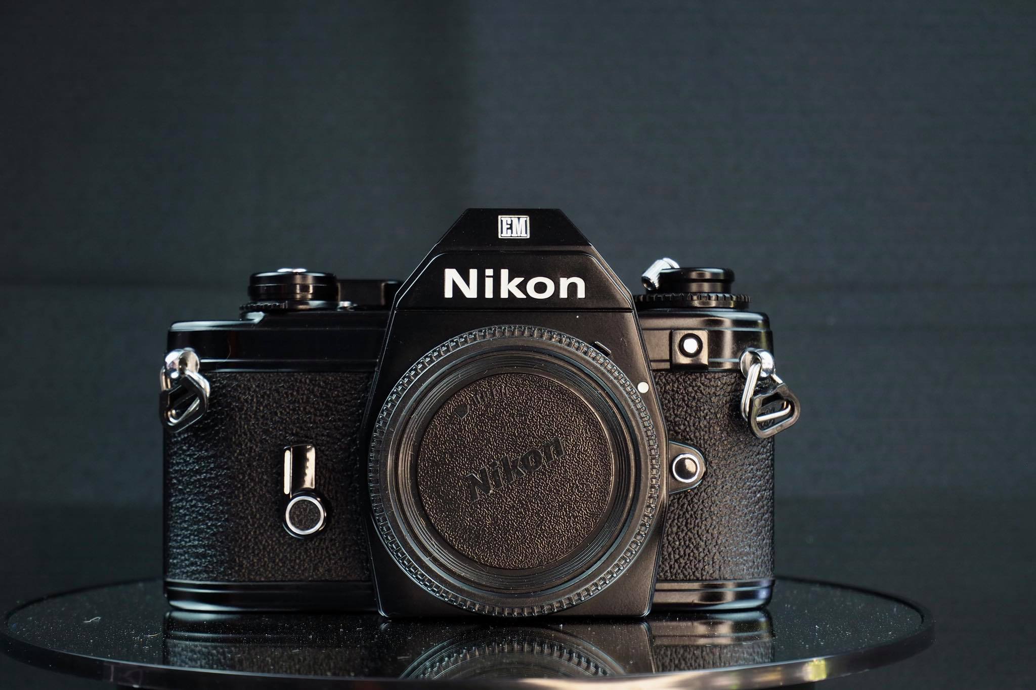 NIKON EM (BODY)