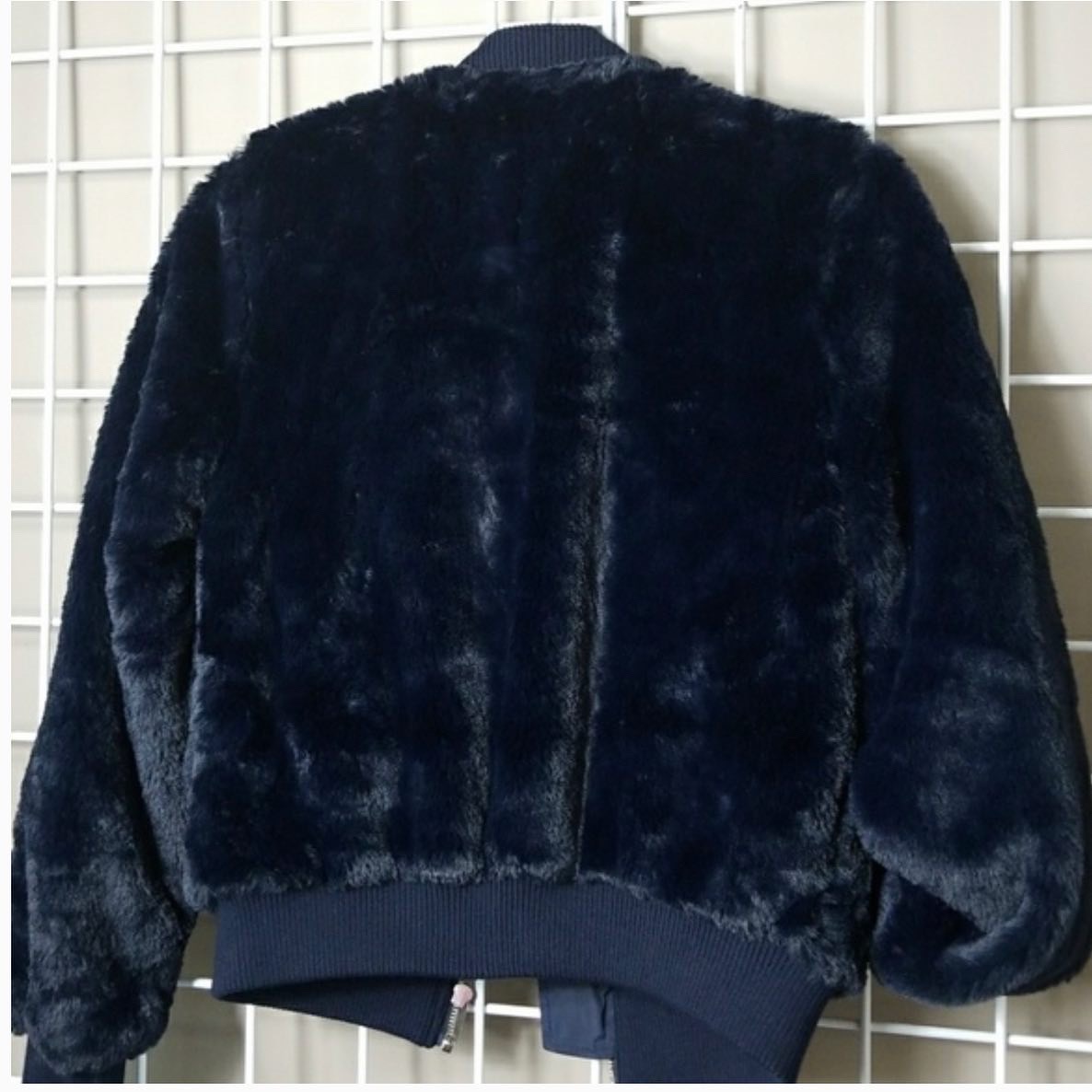 เสื้อเฟอร์กันหนาว หมวกฮู้ด เสื้อขน (FLUFFY COAT) แบรนด์ LOVE TREE