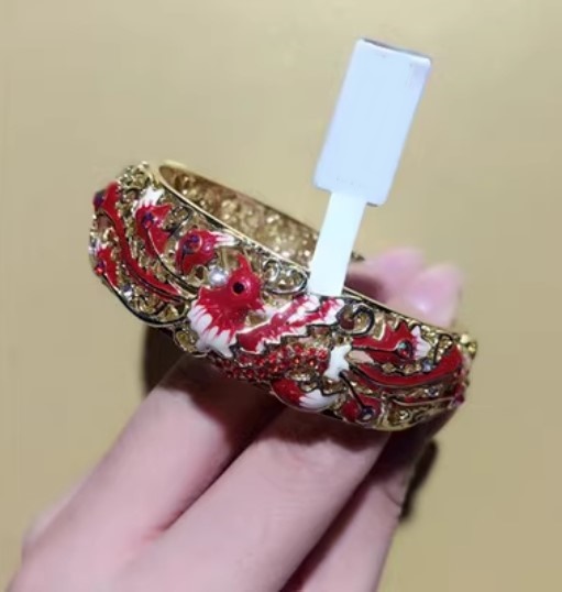กำไลข้อมือ แฟชั่น อันใหญ่ ใส่สวย ลงยา แกะลายนก สีแดง ฟ้า ฝังเพชร CZ AAA 250171